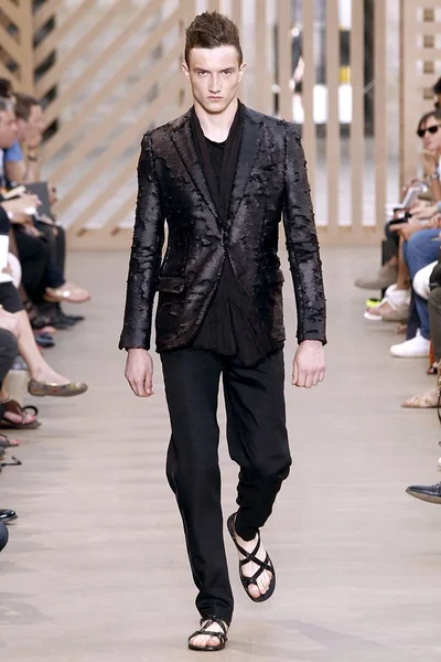 Look 54
